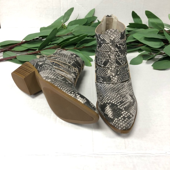 Fergalicious || Snake Print Booties Malika Style - Picture 2 of 2